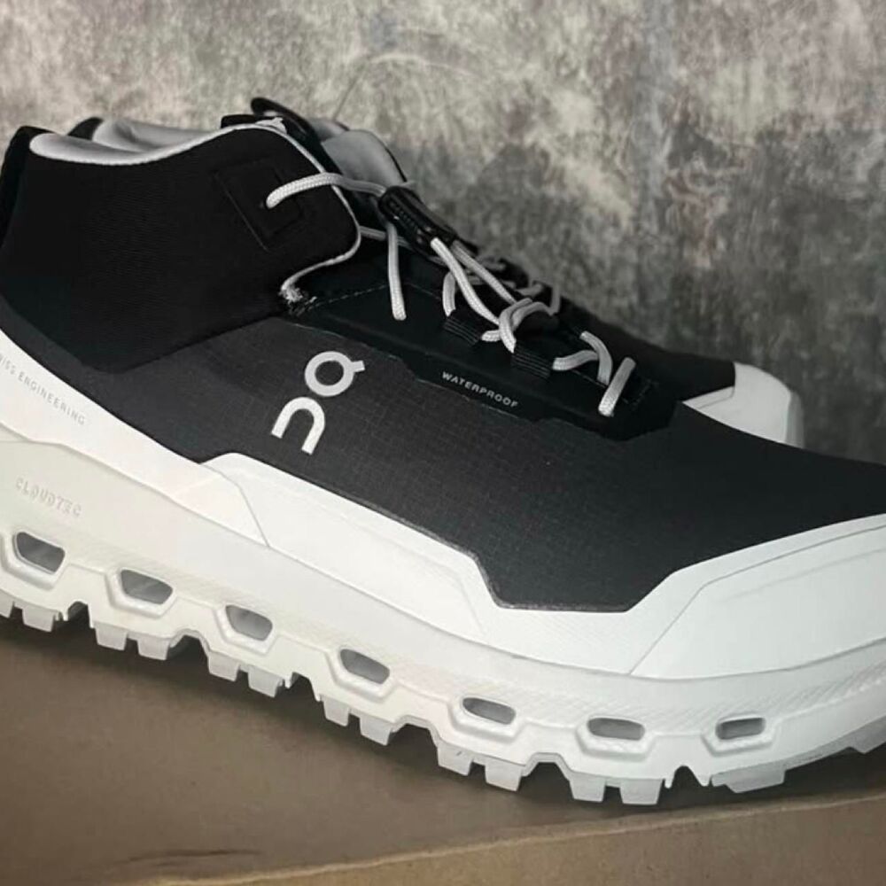 On-running Black Boots